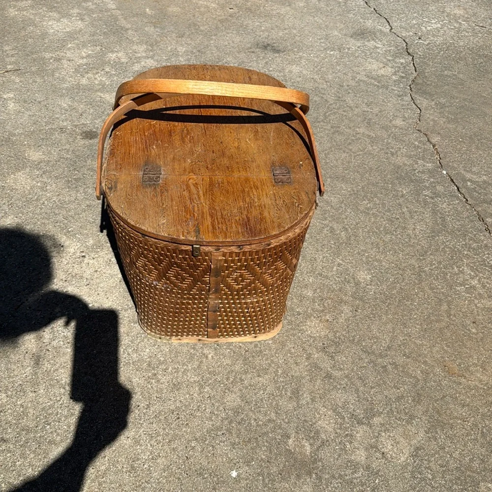 Basket Vintage Picnic Basket with Table Inside